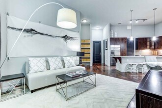 Building Photo - 2525 McCue Rd