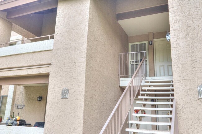 Foto del edificio - 2146 W Isabella Ave