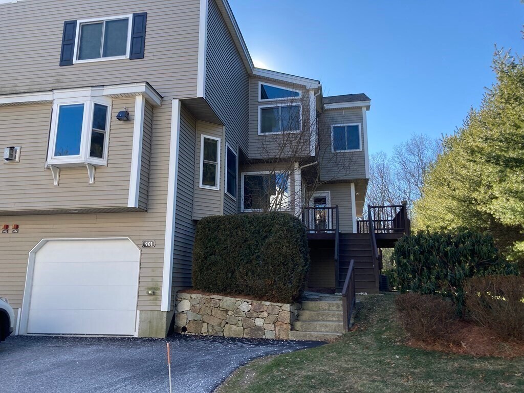 Foto principal - 901 Old Bridge Ln
