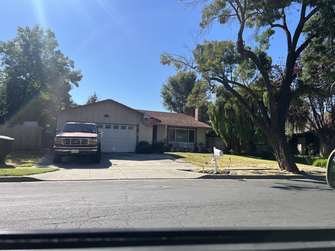 Building Photo - 6296 Hansen Dr