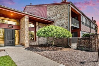 Building Photo - 969 GreenView Ct