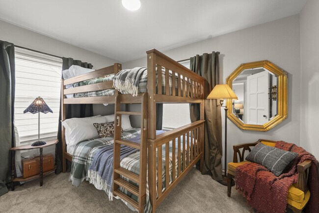 Foto del edificio - 1710 Hess Blvd