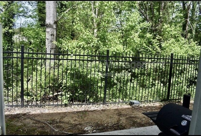 Building Photo - 2812 Vining Ridge Terrace