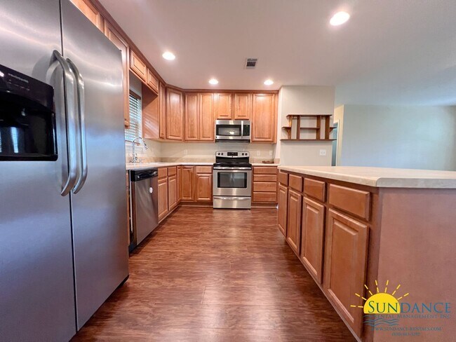 Building Photo - Immaculate 3 Bedroom Santa Rosa Beach Home!