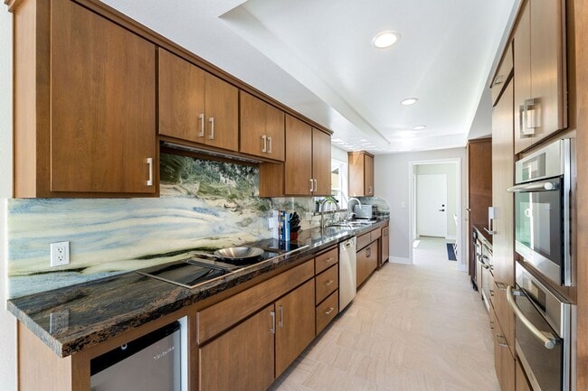 Building Photo - 3810WH - The Hemlock Hideaway | 4 Bed 2.5 ...