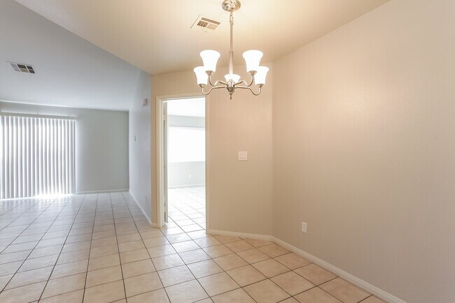Foto del edificio - 477 Wright Way