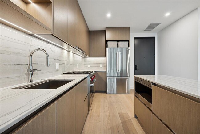 Foto del edificio - 610 Davis St