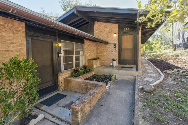 Foto del edificio - 515 Pecan Grove Rd