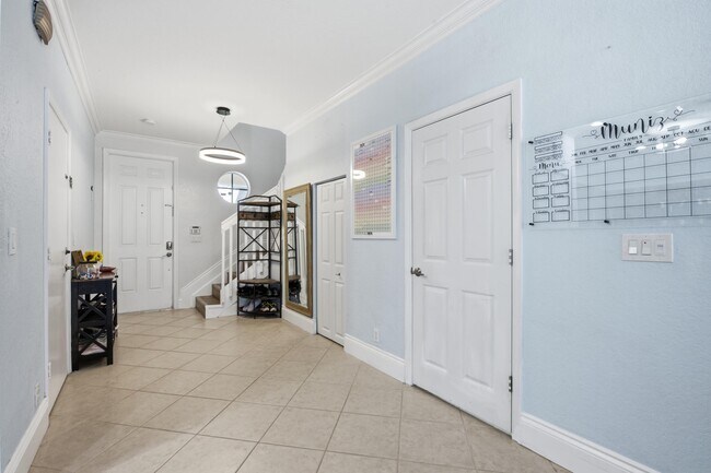 Building Photo - 3078 N Evergreen Cir