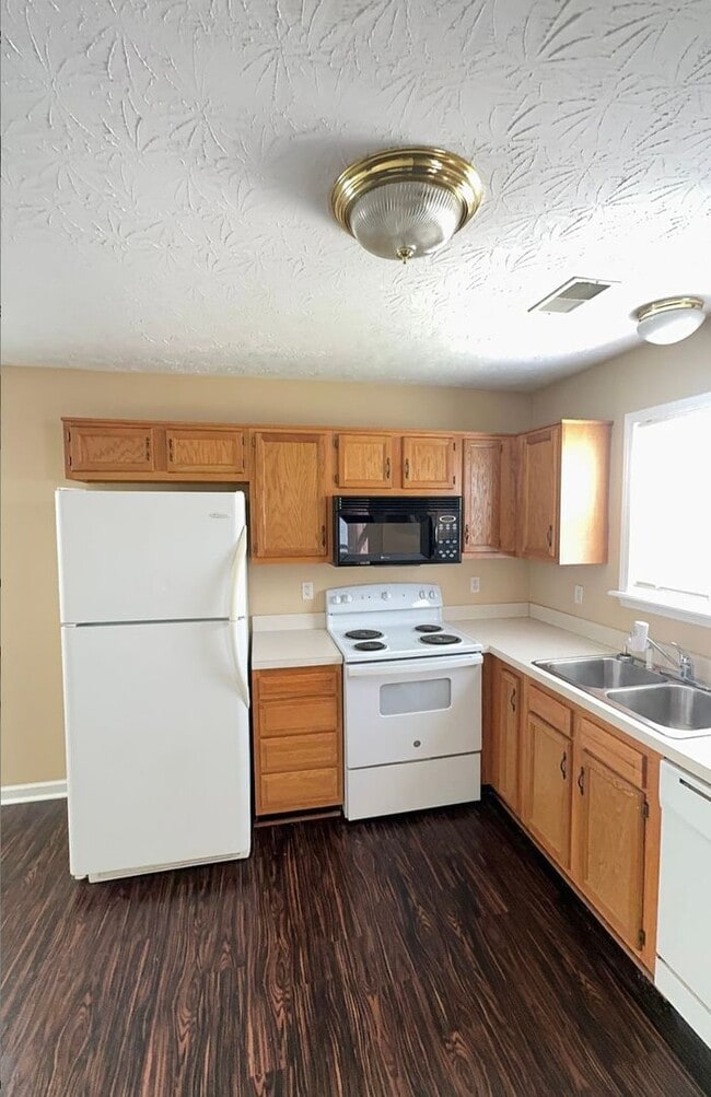 Building Photo - Group of 8? Save $25 Per Bedroom When You ...