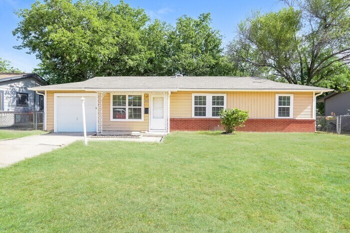 Foto principal - 5313 Stanley Keller Rd