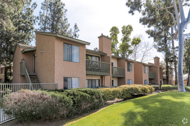 Building Photo - Forest Glen