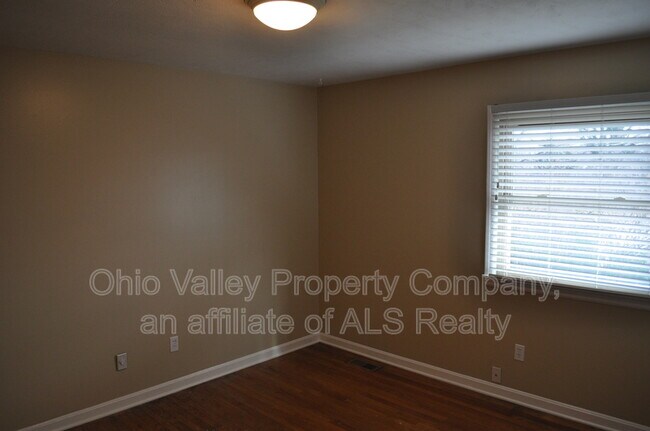 Foto del edificio - 4300 Ravenwood Dr