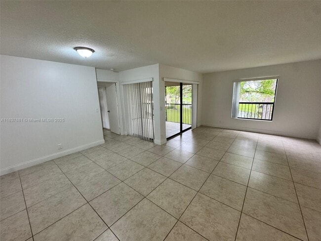 Building Photo - 3817 Cocoplum Cir