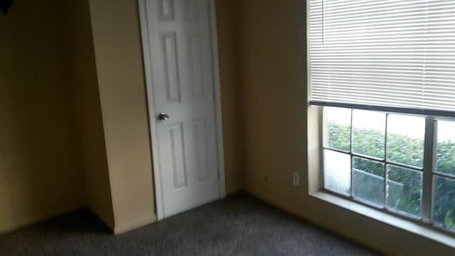 Building Photo - 6210 Waltrip St