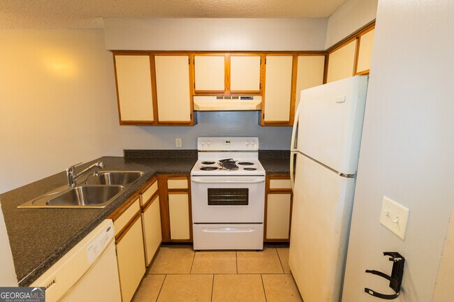 Building Photo - 222 Lanier Dr