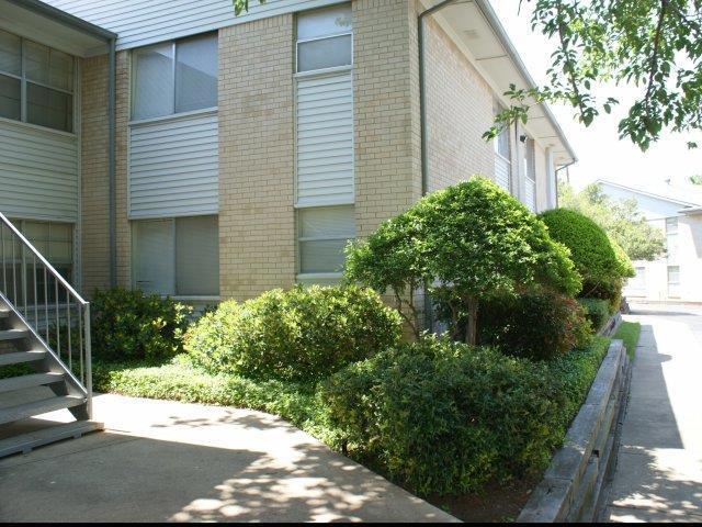 Foto principal - 4101 S Cockrell Hill Rd