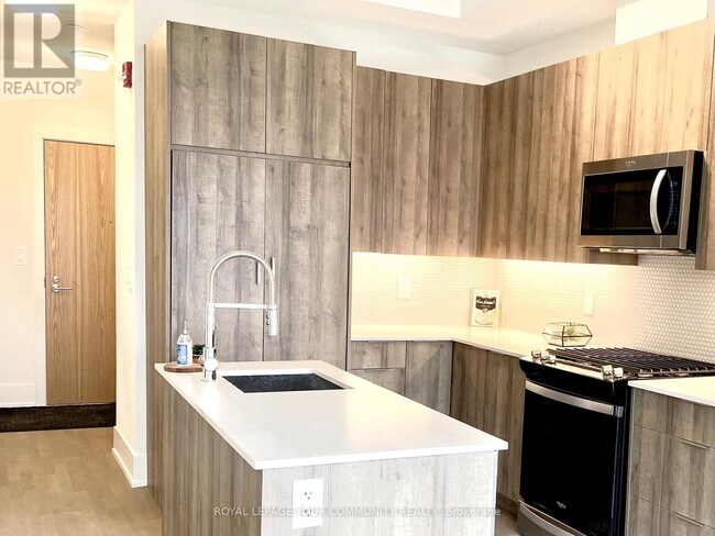 Building Photo - 495 Logan Ave