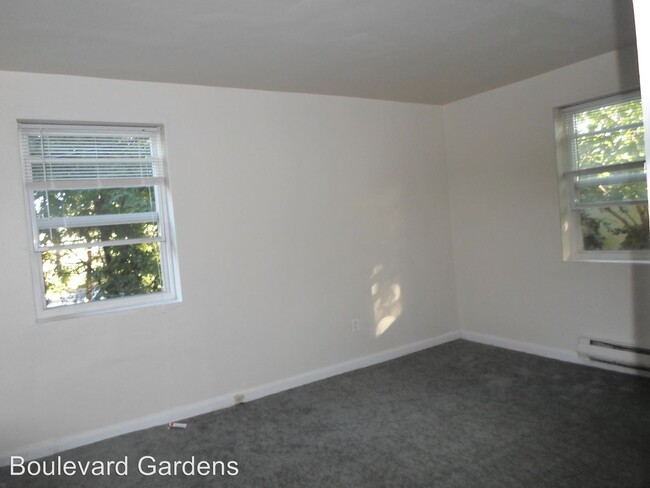Building Photo - 4801 Summerdale Ave
