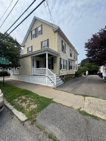 Building Photo - 27 Leach St