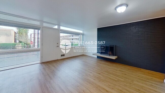 Building Photo - 3521 S Leschi Pl