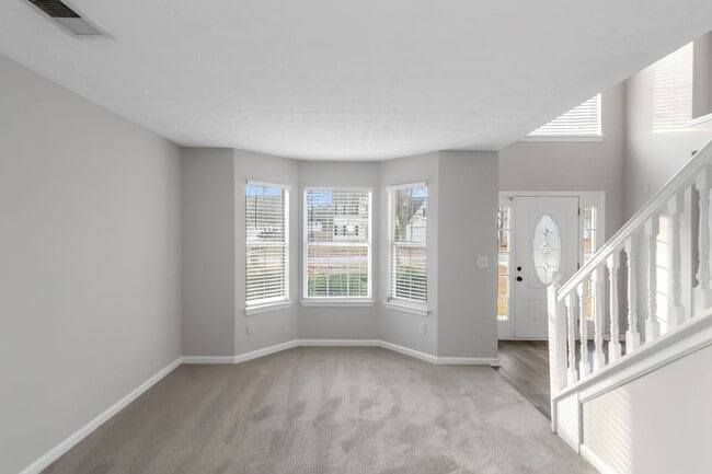 Foto del edificio - Beautiful 4BR Two-Story Home with Open Layout & Private Backyard!