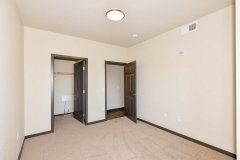 Foto del edificio - 221 W Prospect Rd