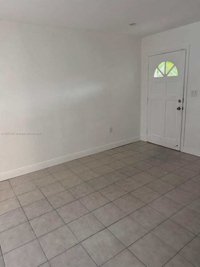 Foto del edificio - 3445 NW 2nd Terrace