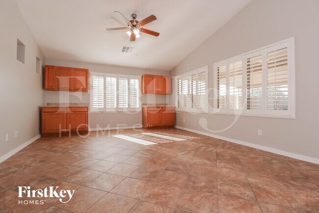 Foto del edificio - 25587 W Ripple Rd