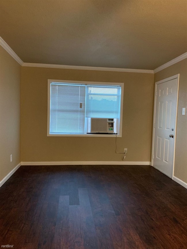 Building Photo - 2 br, 1 bath  - 7623 Pecan Villas Dr