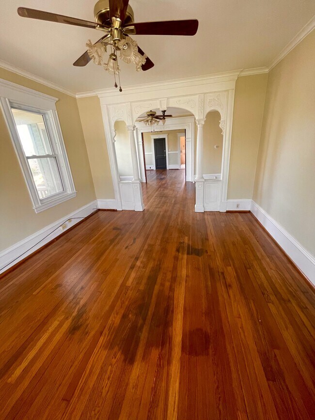 Foto del edificio - 250 Central Ave