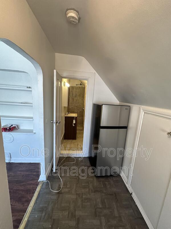 Building Photo - 1203 11th St