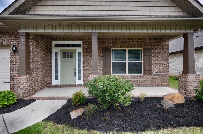Foto del edificio - Beautiful 4-Bedroom Home with Office, Bonus Room, and Large Backyard