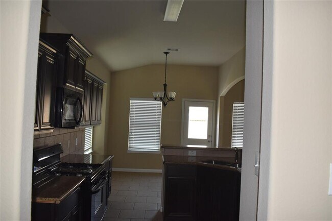 Building Photo - 5323 Nero Lake Dr