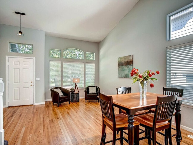 Building Photo - Gorgeous 4 Bed/3.5 Bath Home for Rent!