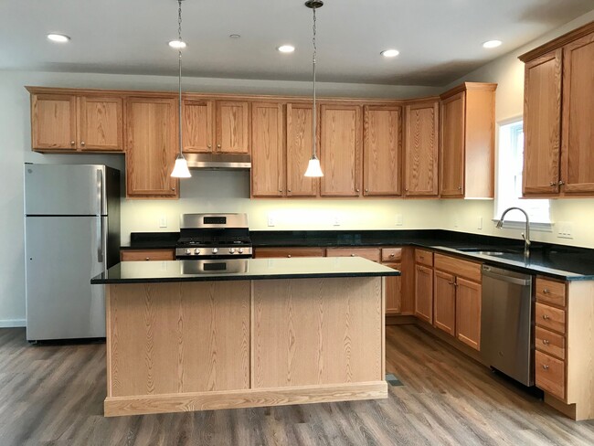 Open floor plan - 1004 N Division St