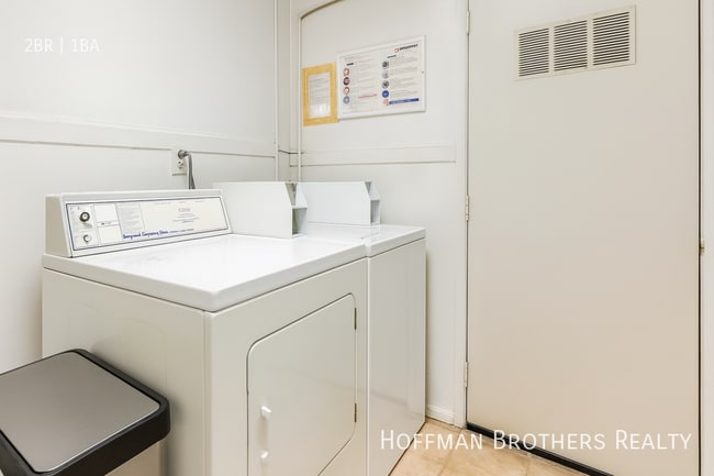 Building Photo - 11153 1/2 La Maida St