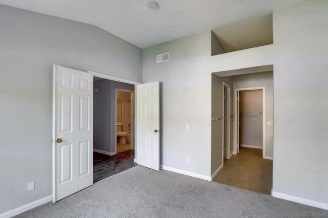 Building Photo - 12061 Tivoli Park Row