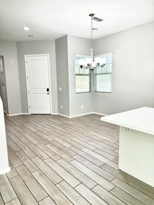 Foto del edificio - 2548 N 149th Ave