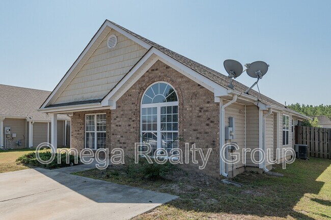 Building Photo - 2170 Village Ln