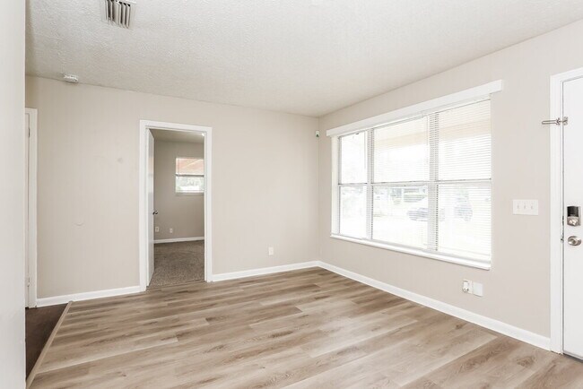 Building Photo - 8814 Yeoman Dr