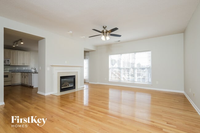 Foto del edificio - 1305 Camden Pl Ct