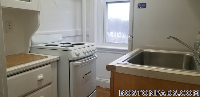 Building Photo - 1175 Boylston St