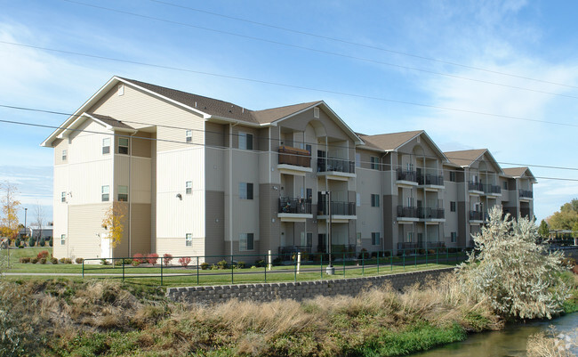 Foto del edificio - Vineyard Suites At Indian Creek