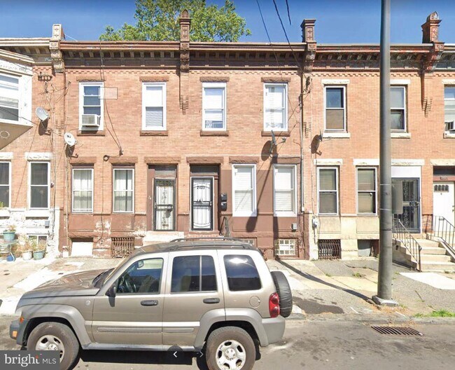 Building Photo - 2433 N 33rd St