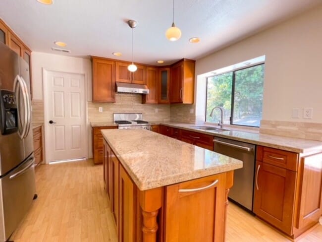 Building Photo - Orange - 4 Bed House for Lease - Pool & Sp...