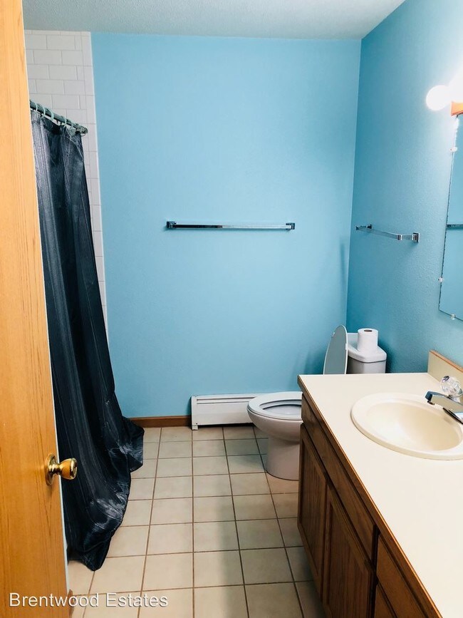 Building Photo - 2 br, 1 bath Apartment - 1708 22nd Ave S #214