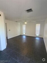 Building Photo - 18200 Phlox Dr