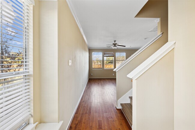 Foto del edificio - 2846 Loganberry Park Ln