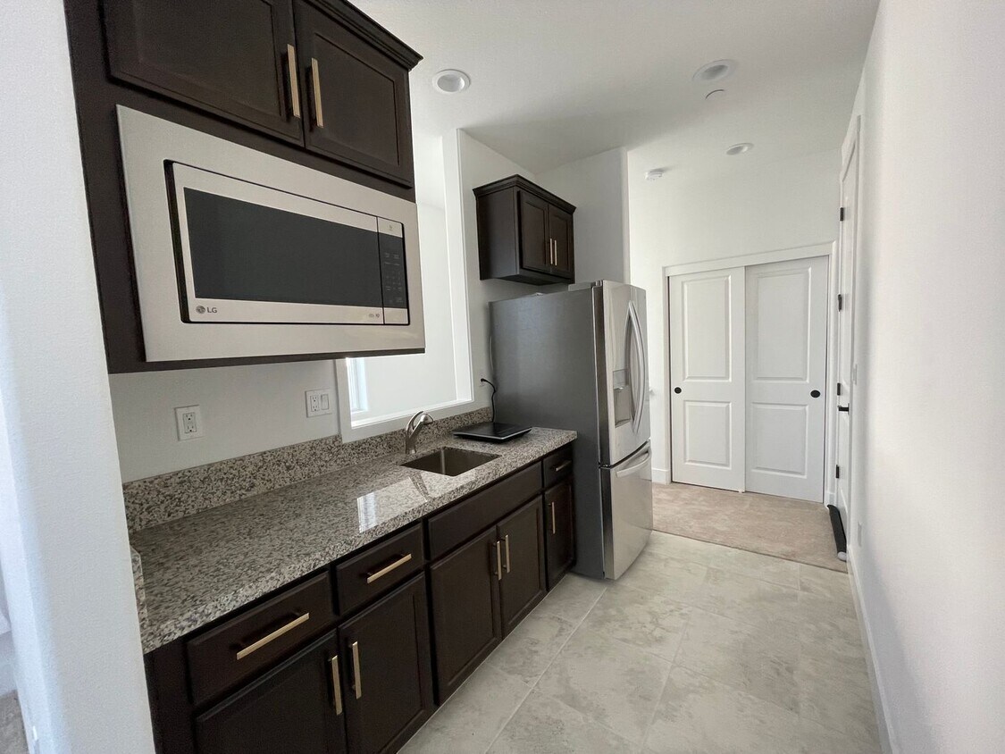 Primary Photo - 1204 Del Rancho Way